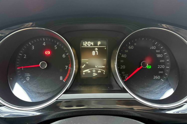 Used Volkswagen Sagitar 2018 1.6L Automatic Comfort Model Instrument Cluster