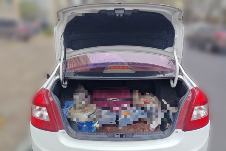 Used Geely Auto Diamond 2015 Sedan 1.5L Manual SuperDeluxe Model Trunk