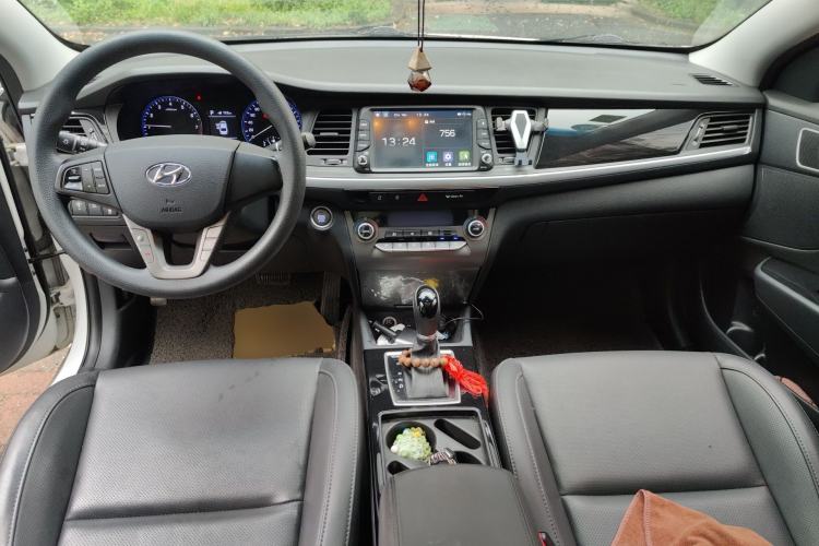 Used Hyundai Mistra 2017 1.8L Automatic Smart GLS China V Standard Center Console