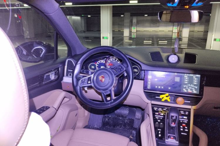 Used Porsche Cayenne 2018 Cayenne 3.0T Steering Wheel
