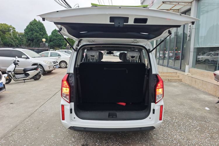 Used Wuling Hongguang PLUS 2020 1.5L Manual Comfort 7-Seater
