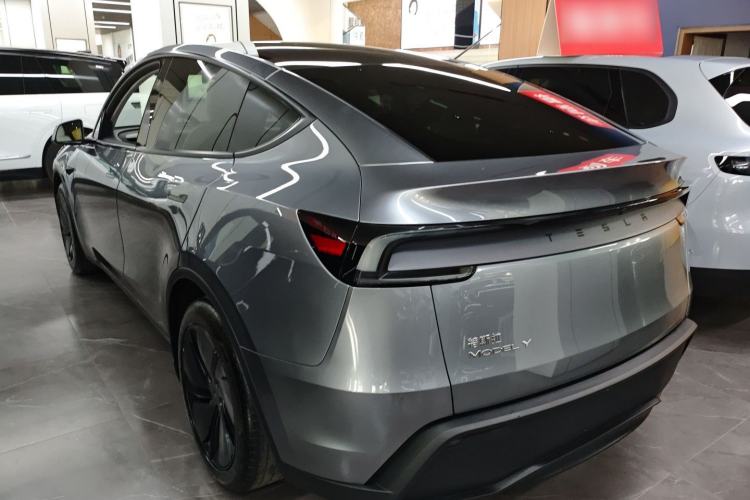 Used Tesla Model Y 2025 Rear-Wheel-Drive Version Rear Left 45 Deg