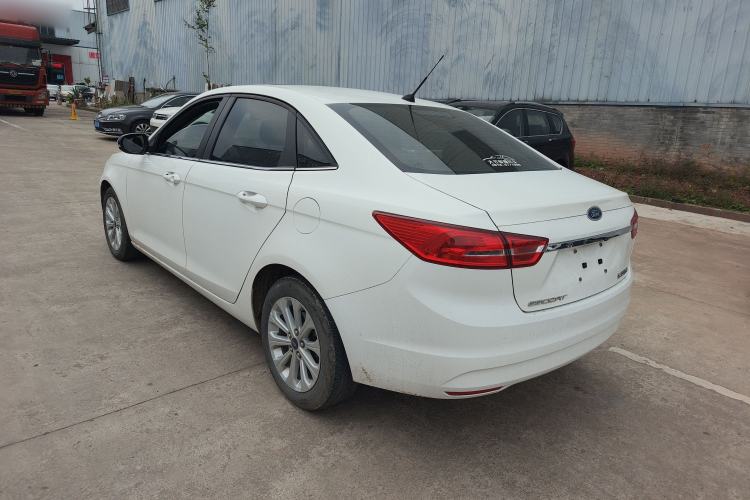 Used Ford Escort 2015 1.5L Automatic Fashion Model
