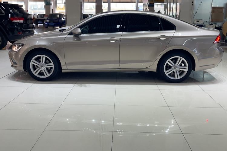 Used Volkswagen Lamando 2015 280TSI DSG Comfort Edition Exterior 1