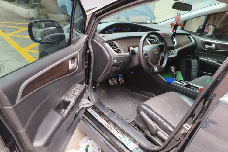 Used Honda Jade 2013 1.8L automatic Comfort version 5 seats