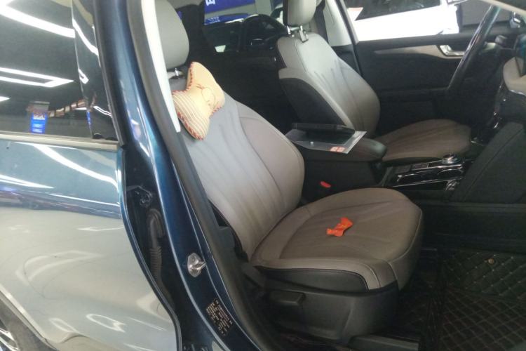 Used Ford Escape 2020 EcoBoost 245 Two-Wheel-Drive Comfort Edition Right Front Seat