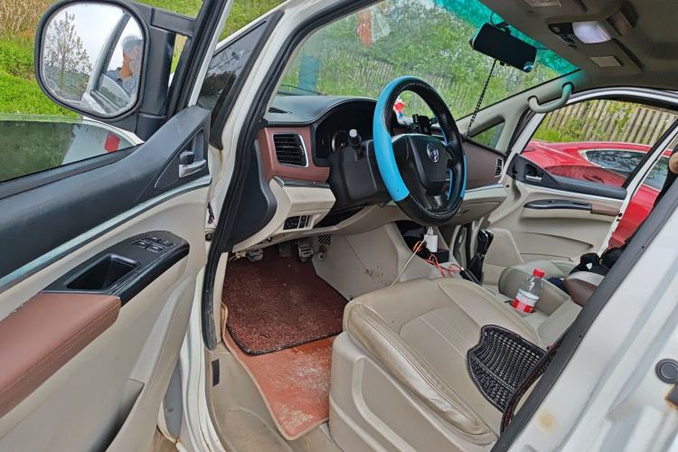 Used FORTHING Lingzhi 2018 M5L 1.6L 7-Seater Luxury Model Driver Seat