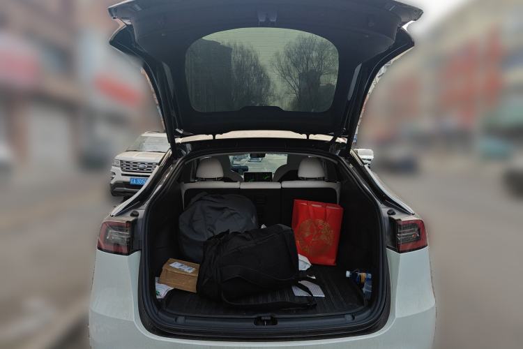 Used Tesla Model Y 2022 Long-Range All-Wheel-Drive Version