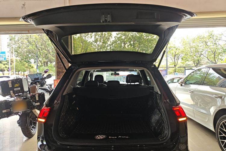 Used Volkswagen Tiguan L 2019 Updated Version 330TSI Automatic Two-Wheel Drive Panoramic Comfort Edition China VI Standard
