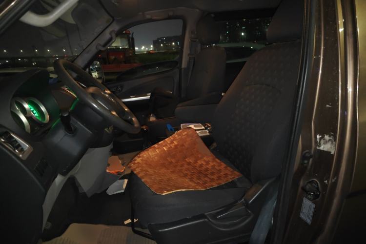 Used Foton MP-X E 2016 2.0L Express Edition 4G63 Left Front Seat