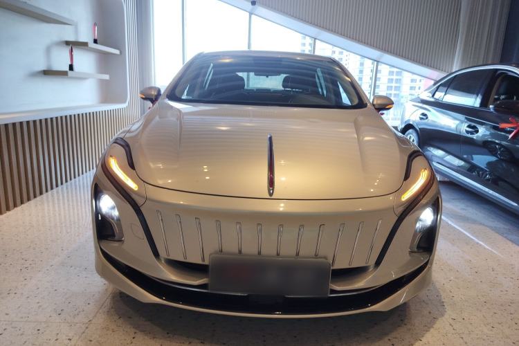 Used Hongqi E-QM5 2022 431 km Charge & Enjoy Edition