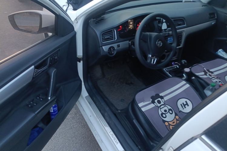 Used Volkswagen Gran Lavida 2013 1.6L Manual Comfort Model Driver Seat