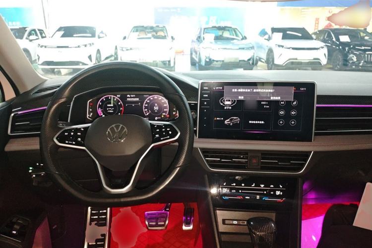 Used Volkswagen Tiguan L 2022 330TSI Automatic Two-Wheel Drive R-Line Flagship Edition
