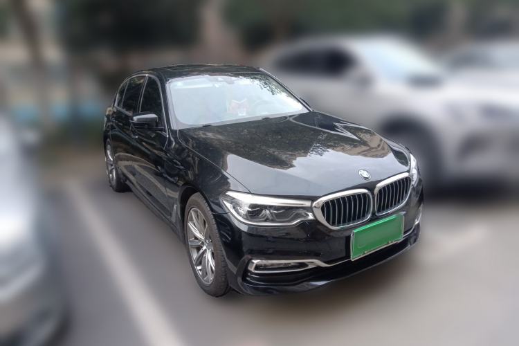 Used BMW 5 Series New Energy 2019 530Le Luxury Package Front Right 45 Deg