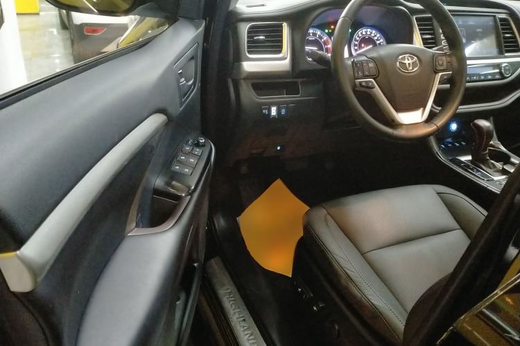 Used Toyota Highlander 2017 2.0T Four-Wheel Drive Luxury Edition 7 Seats