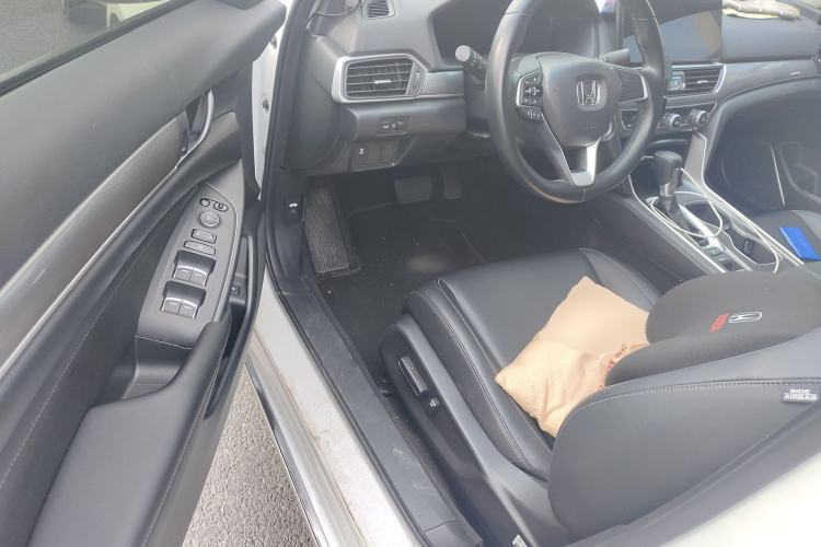 Used Honda Accord 2022 260TURBO Luxury Edition Driver Seat