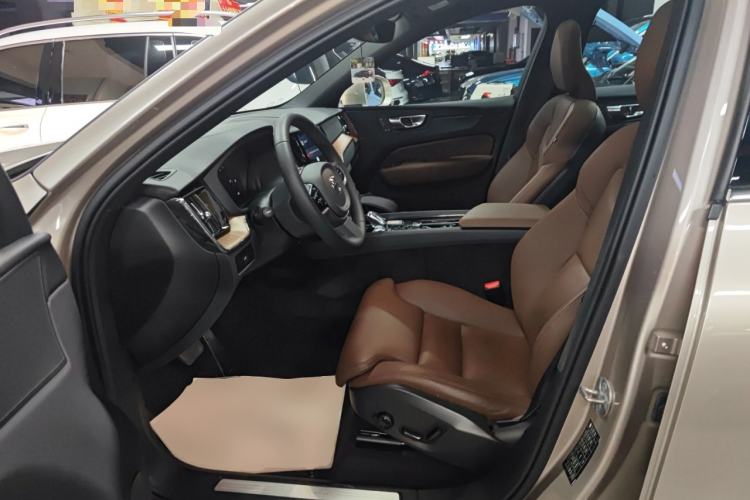 Used Volvo XC60 2024 B5 4x4 Smart Luxury Edition
