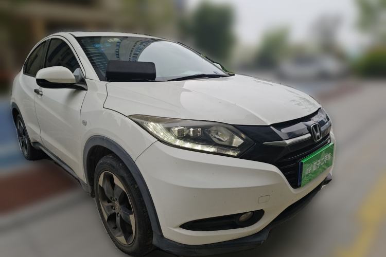 Used Honda Vezel 2017 1.8L CVT Front-Wheel Drive Pioneer Edition Front Right 45 Deg