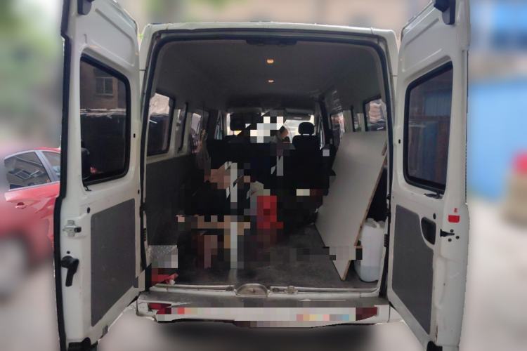 Used SAIC MAXUS Xintu V80 2021 2.0T Manual Classic Aoyuntong Long Wheelbase Mid-Roof 6/7/8/9-Seater
