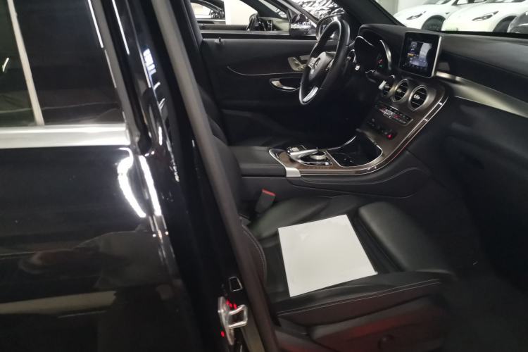 Used Mercedes-Benz GLC 2018 Refreshed GLC 300 4MATIC Dynamic Edition