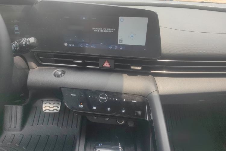 Used Hyundai Elantra 2022 240TGDi DCT LUX Prestige Edition Audio And AC Panel