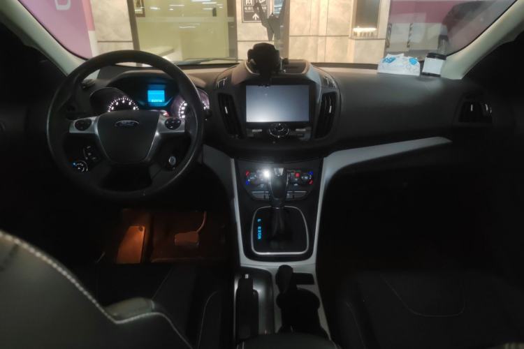 Used Ford Kuga 2015 1.5L GTDi Two-Wheel Drive Fashion Edition Center Console