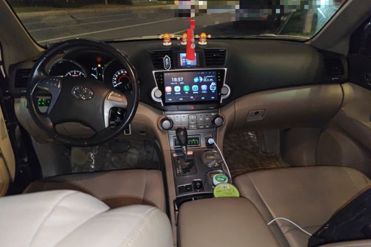 Used Toyota Highlander 2011 2.7L Two-Wheel Drive 7-Seater Luxury Edition