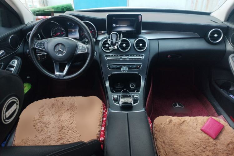 Used Mercedes-Benz C-Class 2017 Restyled C 180 L Fashion Edition Sport Version Center Console