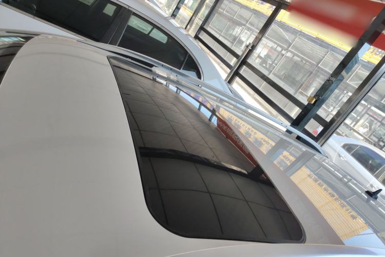 Used Volkswagen Gran Lavida 2015 1.6L Automatic Comfort Edition Roof