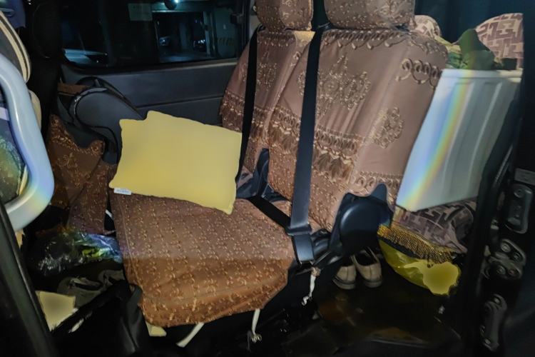 Used Jinbei Grace 2010 2.4L 3rd Generation Zunling Standard Version 9 Seats 9 Seats 4RB2 Left Rear Seat