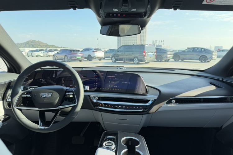 Used Cadillac LYRIQ 2024 Rear-Drive Standard Range Luxury Edition
