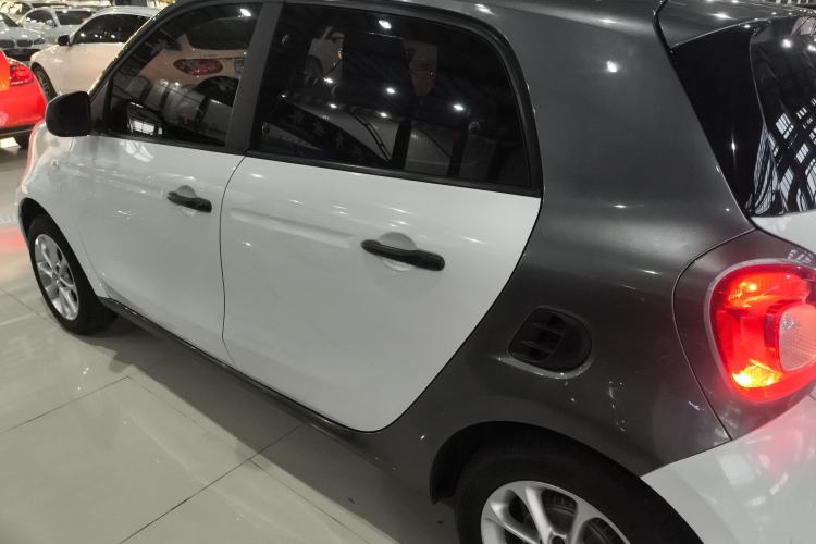 Used smart forfour 2016 1.0L 52 kW Dynamic Edition