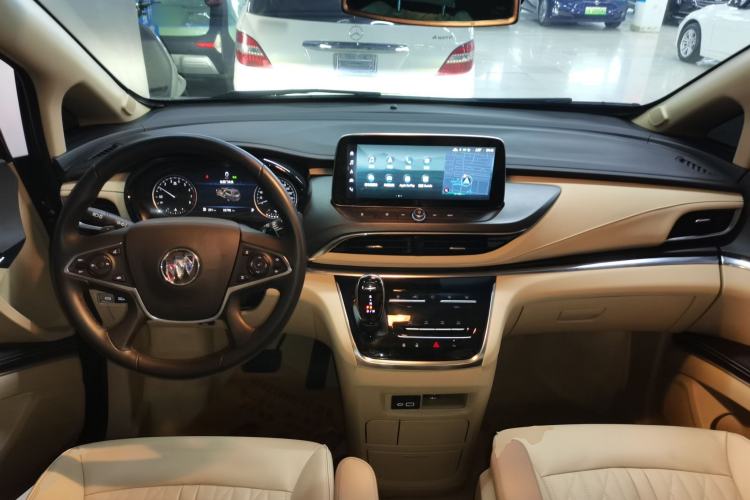 Used Buick GL8 2023 Facelifted Land Cruiser Executive Luxury Version