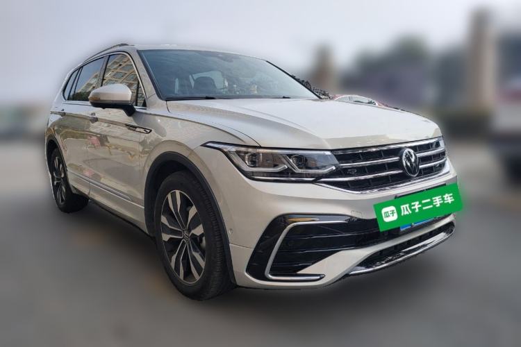 Used Volkswagen Tiguan L 2023 Facelift 380TSI Automatic All-Wheel Drive R-Line Flagship 7-Seater