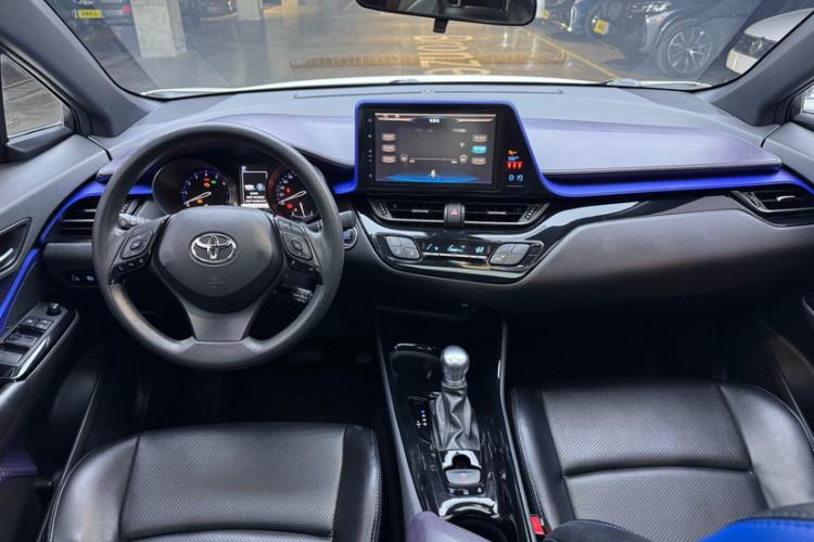 Used Toyota C-HR 2018 2.0L Leading with Sunroof China VI Standard
