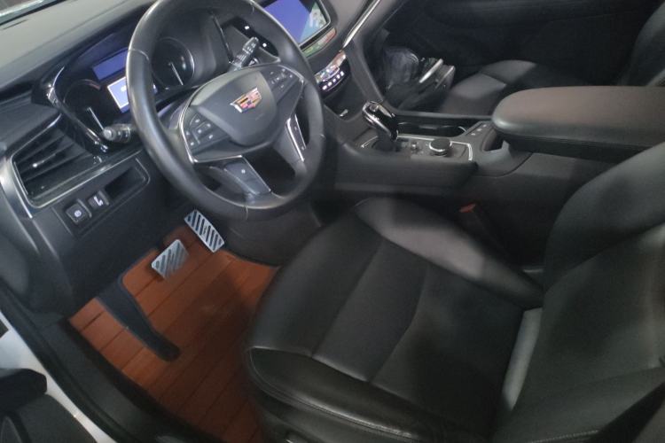 Used Cadillac XT5 2020 Revised Version 28T Luxury Edition Left Front Seat