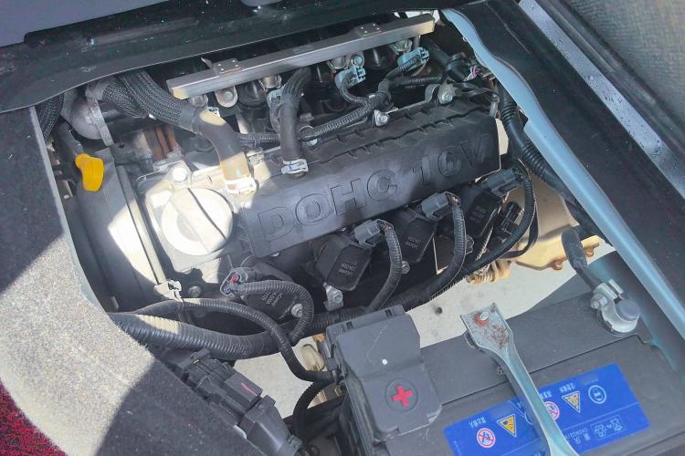 Used Jinbei Hiace X30 2023 1.5L Super-Comfortable Passenger Van 5/6/7-Seater Non-Air-Conditioned Version Model SWC15M