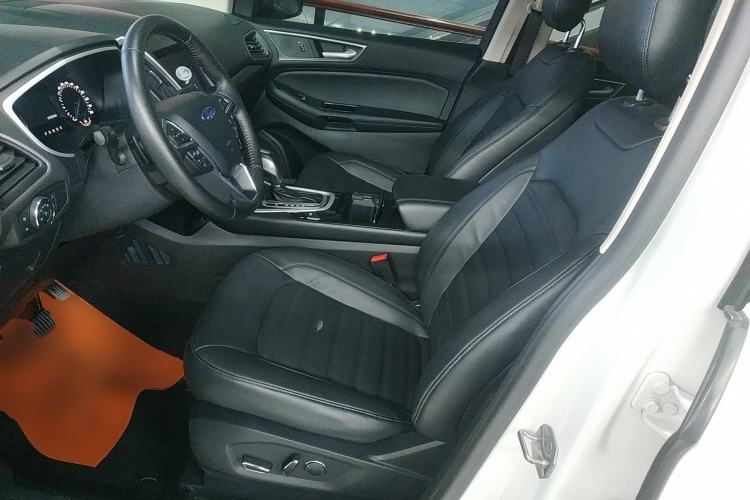 Used Ford Edge 2018 EcoBoost 245 Two-Wheel-Drive Platinum Edition 5 Seats
