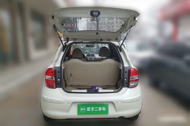 Used Nissan March 2015 1.5L Automatic E-Xuan Edition
