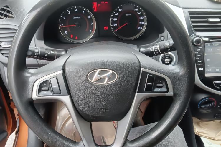 Used Hyundai Verna Ray 2014 1.6L Automatic TOP Steering Wheel