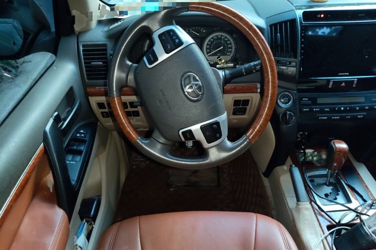 Used Toyota Land Cruiser 2015 4.0L V6 Middle East Limited Edition