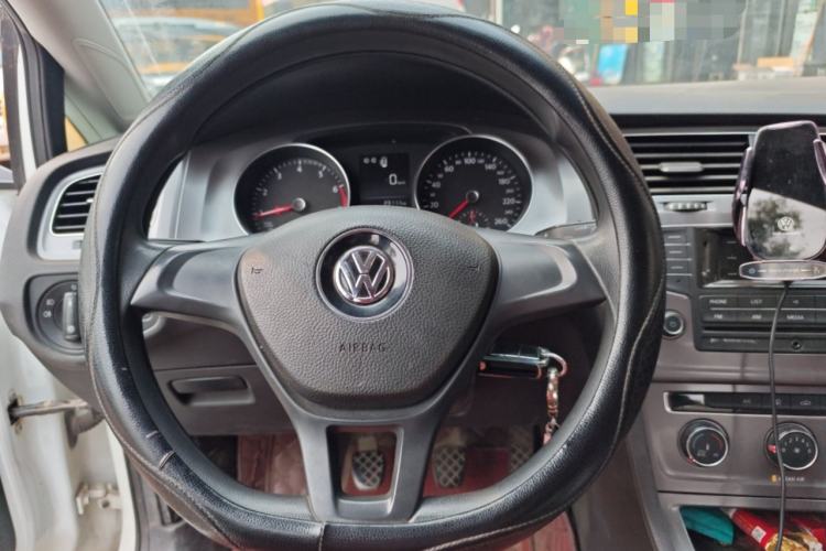 Used Volkswagen Golf 2016 1.6L Manual Fashion Edition Steering Wheel