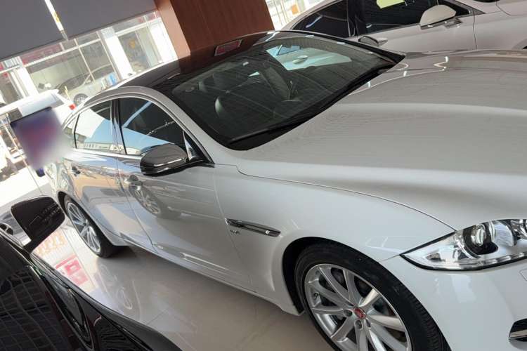 Used Jaguar XJ 2015 XJL 3.0 SC Four-Wheel Drive Panoramic Business Edition
