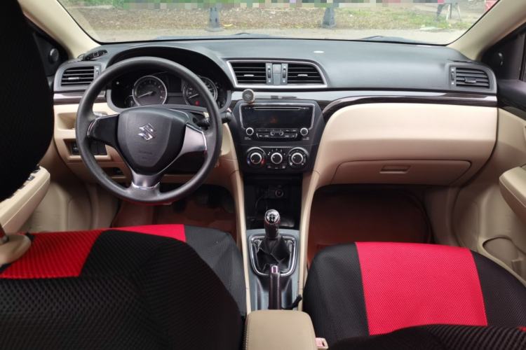 Used Suzuki Alivio 2015 1.6L Manual Comfort Model Center Console