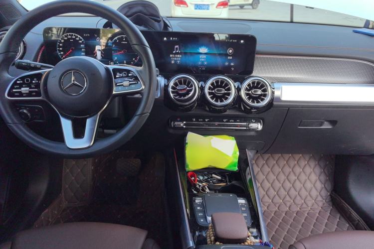 Used Mercedes-Benz GLB 2023 GLB 220 Sport Edition Center Console