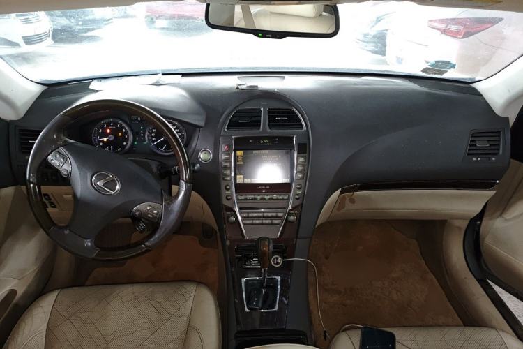 Used Lexus ES 2010 240 Luxury Edition Center Console