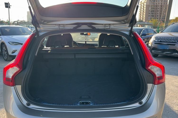 Used Volvo V60 2014 Restyled T5 Zhiya Edition