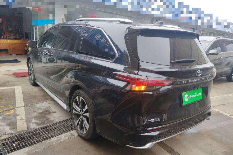 Used Toyota Granvia 2023 2.5L Hybrid Prestige PLUS Edition