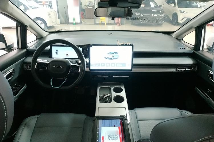 Used AION Y 2023 Younger Star Edition Center Console