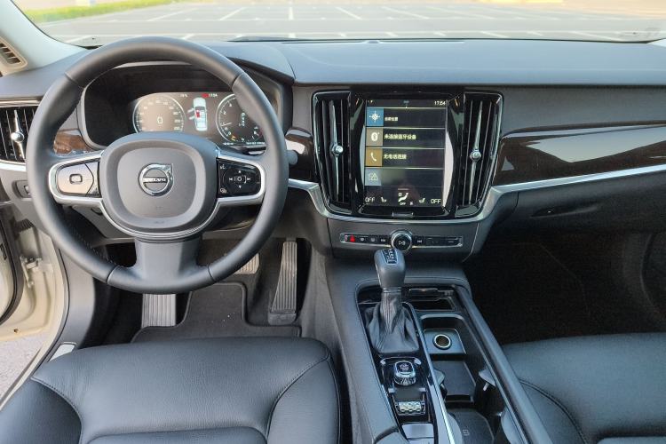 Used Volvo S90 2017 T5 Zhiyuan Edition
